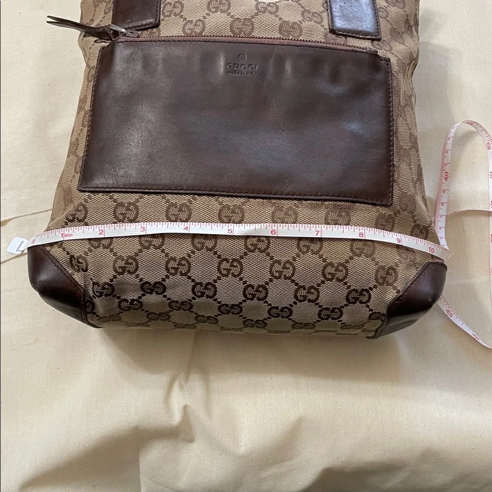 Gucci Vintage Authentic GG Monogram Canvas Over Shoulder/Hand Tote Bag. P